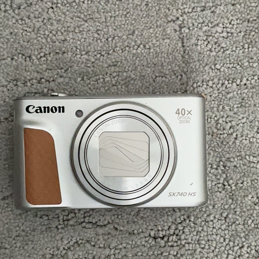 Canon SX740 HS Silver with Brown Accent